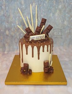 Kinder bueno simple chocolate drip cake - Tamworth