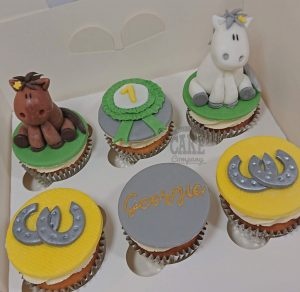 horse themed cupcakes - tamworth