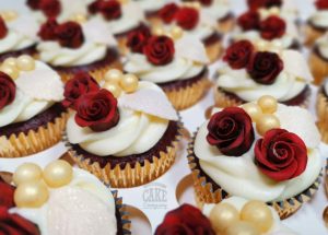 red rose wedding cupcakes - Tamworth