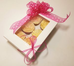 vanilla cupcakes gift box