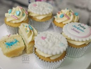 gender reveal cupcakes - Tamworth