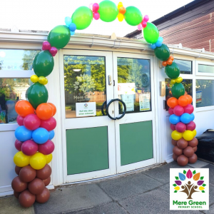 Mere green school quicklink balloon arch - Tamworth