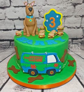 Scooby doo figure children's birthday cake - tamworth