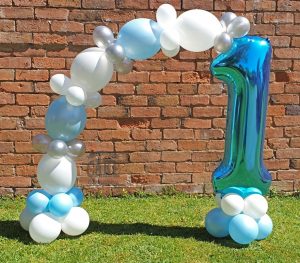 children's 1st birthday table balloon arch - Tamworth