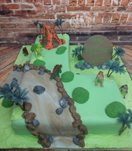 L-shaped cake dinosaur theme - Tamworth