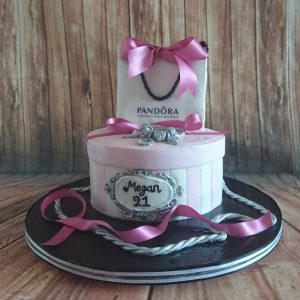 pandora bracelet box cake - tamworth