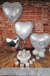 silver anniversary cupcakes and matching balloons - tamworth