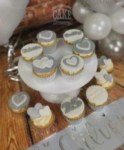 silver anniversary cupcakes - tamworth