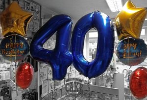 blue 40th birthday balloons and matching bunches - Tamworth