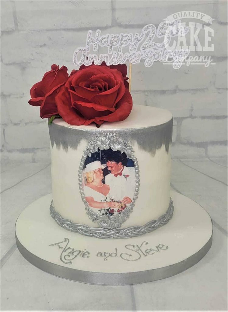 Romantic Theme Cake With Red Rose - Bloomsvilla