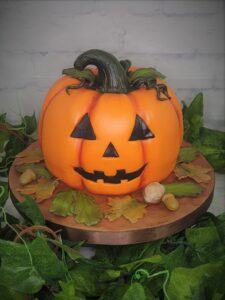 Halloween novelty cake pumpkin shaped