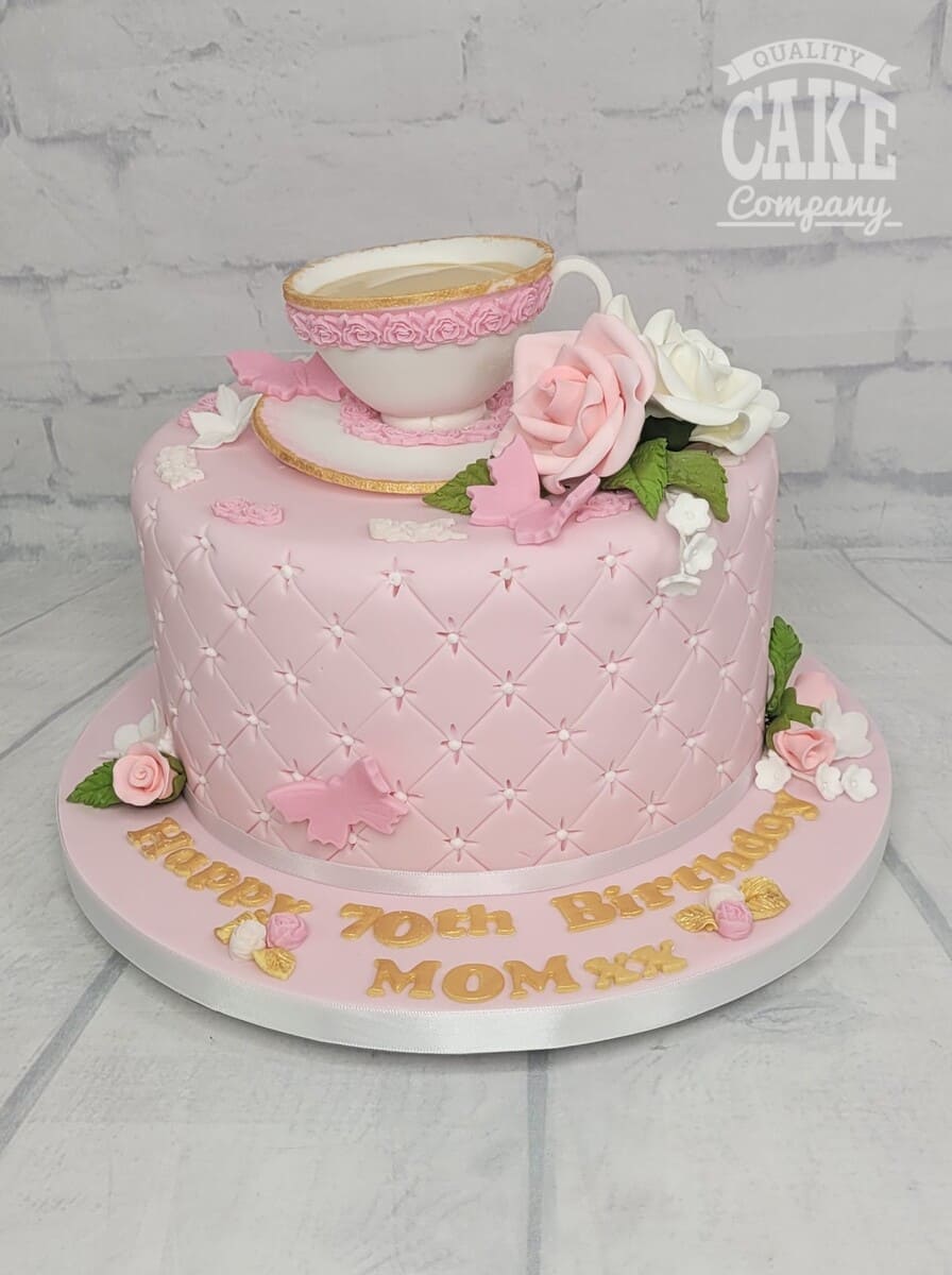 50 Cute Vintage Style Cake Delight Ideas : Pink & Red Birthday Cake for Mum
