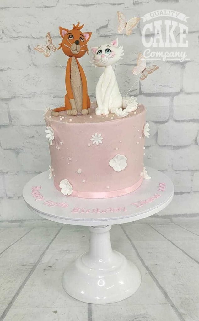 Marie aristocats - Cake by Victoria - CakesDecor | Birthday cake for cat,  1st birthday cakes, Birthday cakes girls kids