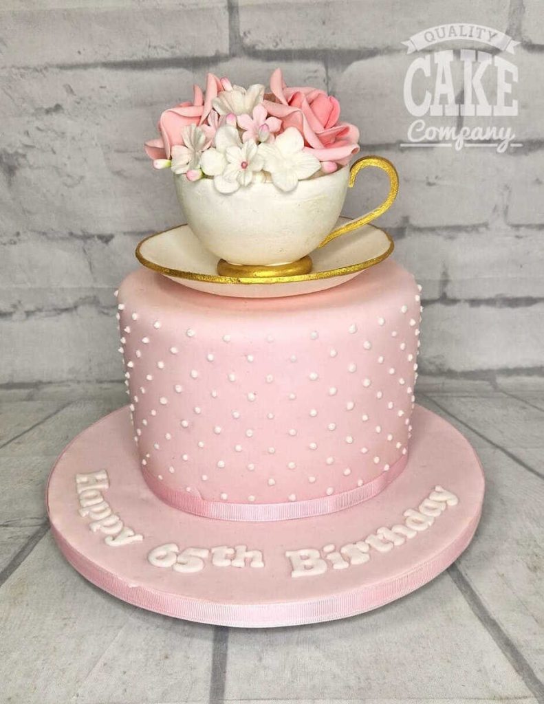 39 Cake design Ideas 2021 : 30 Years Old Ombre Pink Birthday Cake